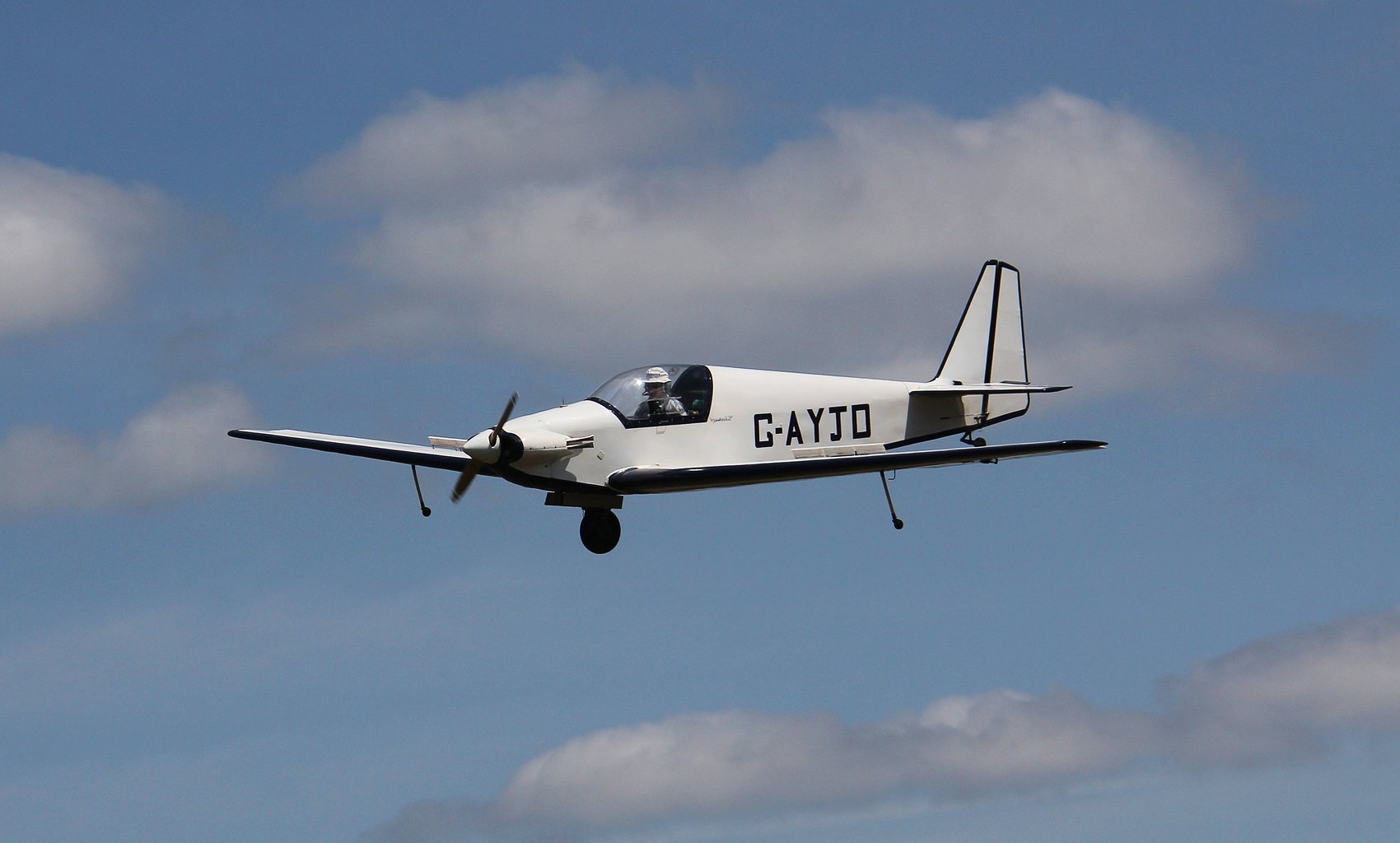 Fournier RF3 G-AYJD at Croft Farm, 2013