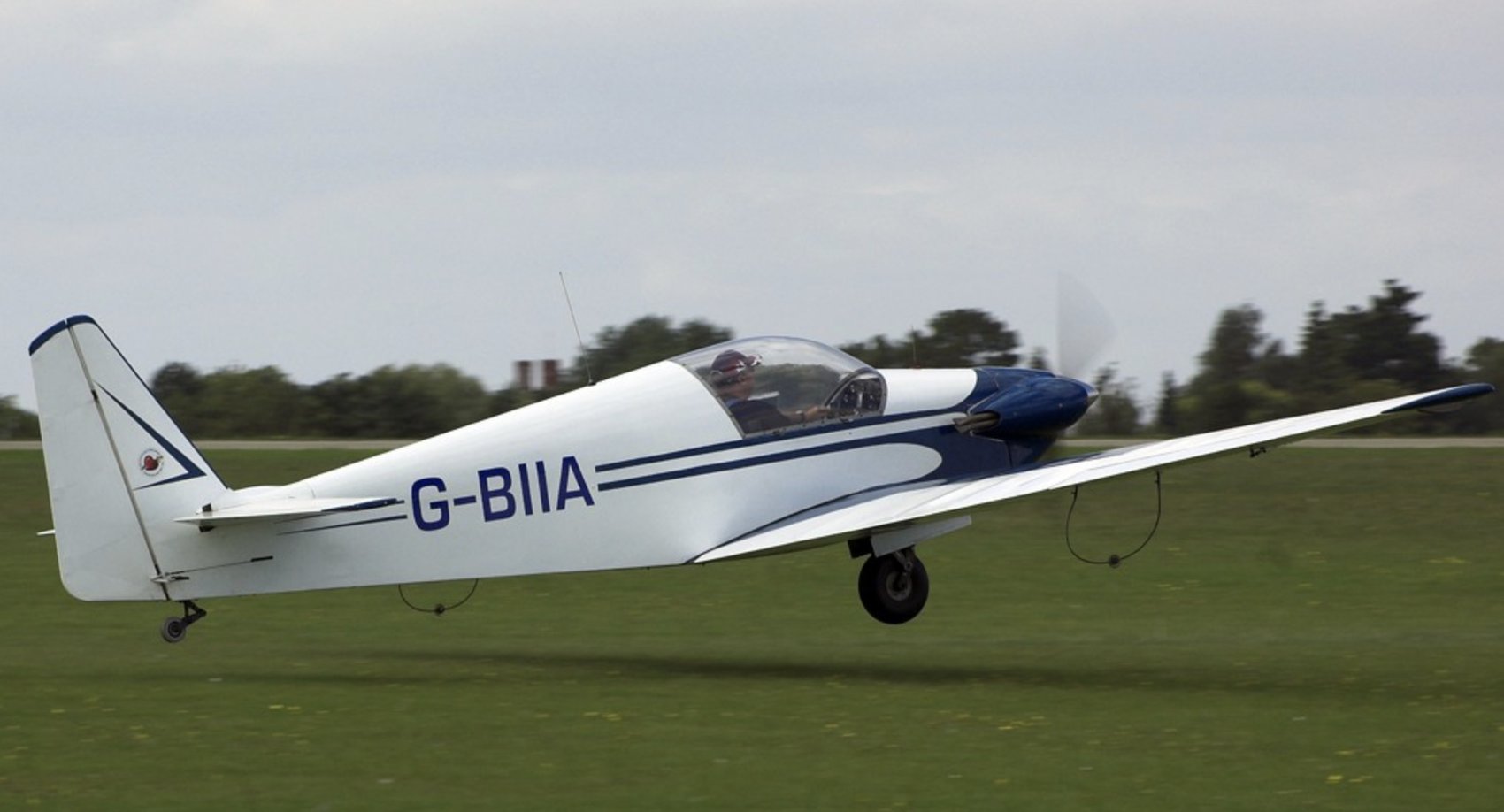 G-BIIA taking off