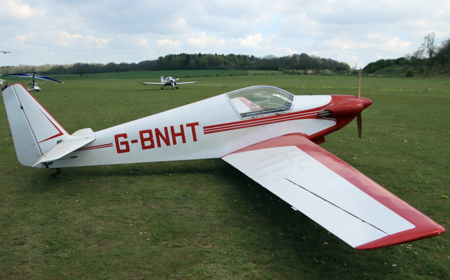 G-BNHT on the grass