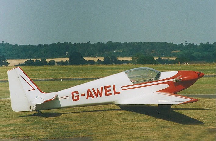 G-AWEL on the grass