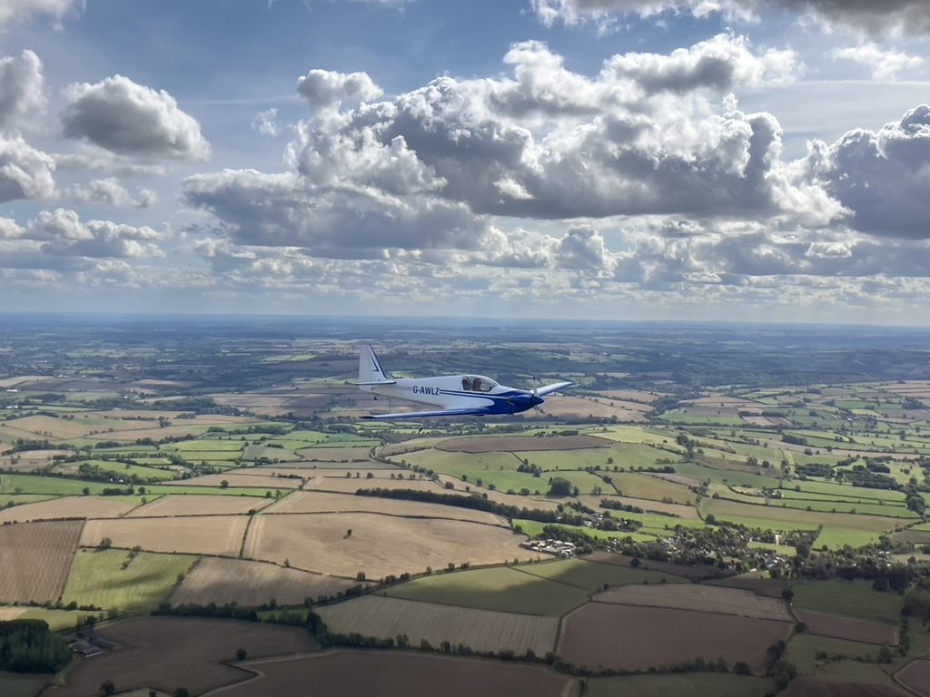 G-AWLZ · air-to-air near Banbury, Oxfordshire