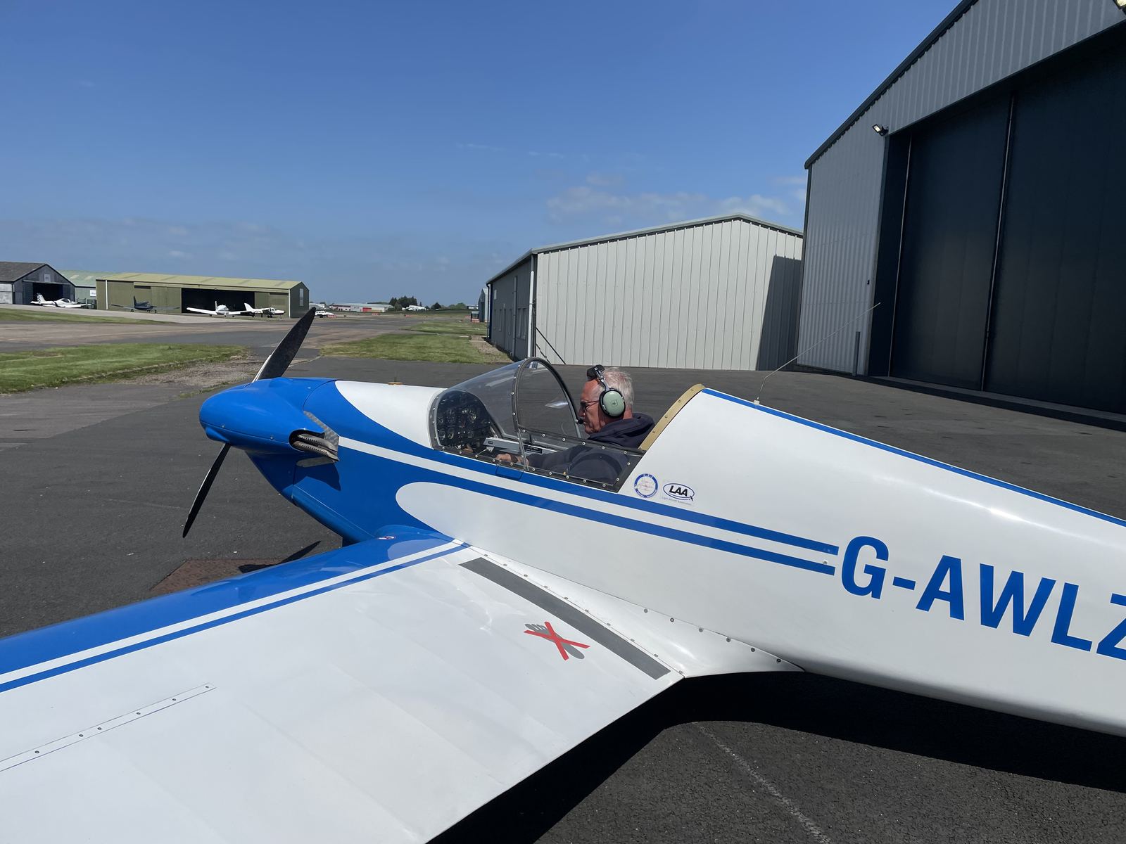 G-AWLZ · Gloucestershire Airport