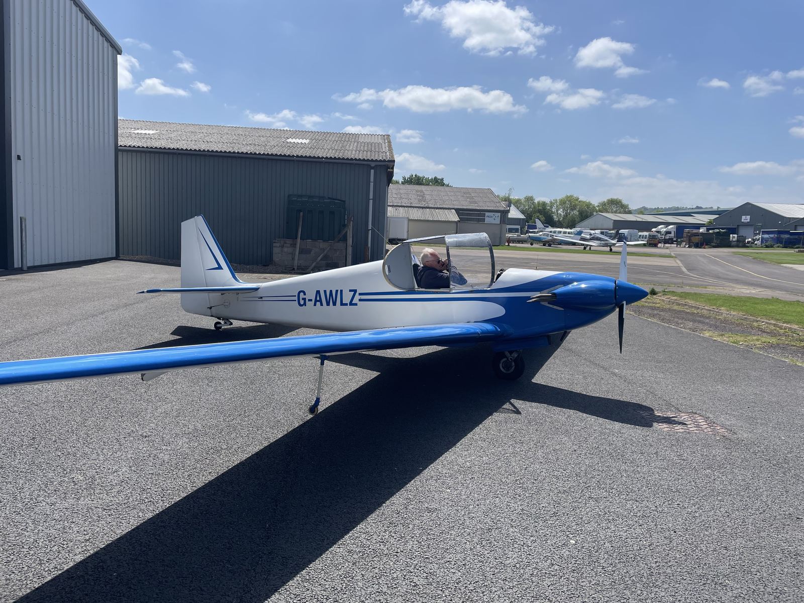 G-AWLZ · Gloucestershire Airport