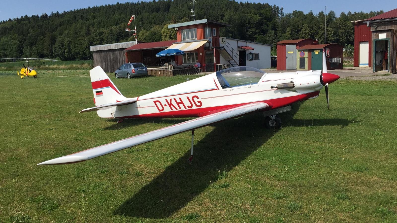 Fournier RF4D D-KHJG, German-registered, on the grass at an airfield