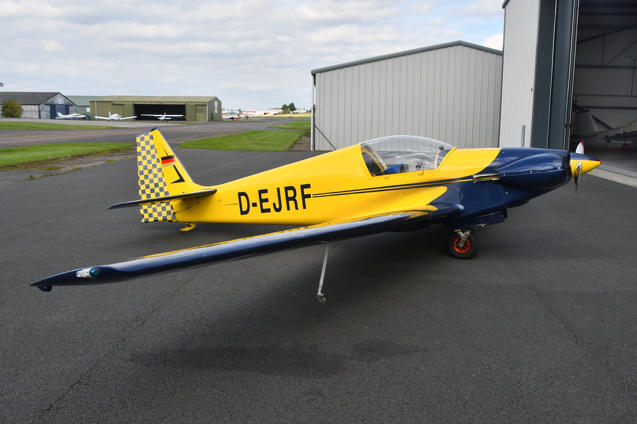 Fournier RF7 D-EJRF on the apron