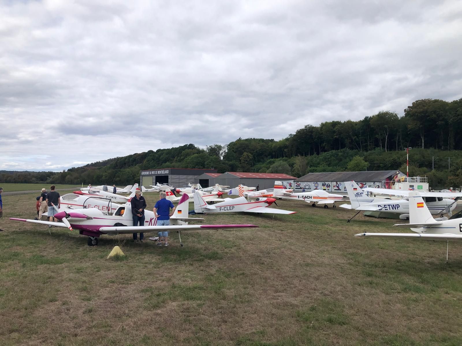 Fly-in crowd at Aérodrome du Pays de Montbéliard